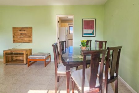 Sala de apartamento para alugar com 3 quartos, 88m² em Vila Maia, Guarujá