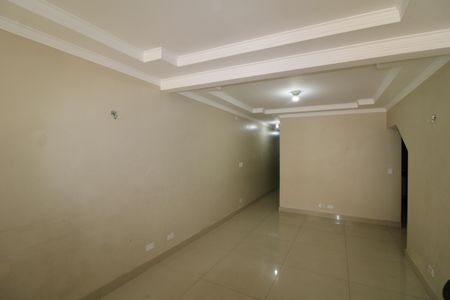Sala de casa para alugar com 3 quartos, 150m² em Vila Vitorio Mazzei, São Paulo