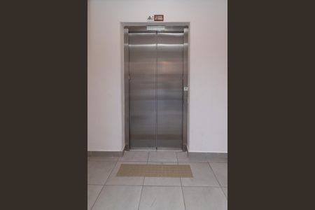 Apartamento à venda com 32m², 2 quartos e sem vagaÁrea comum - Elevador