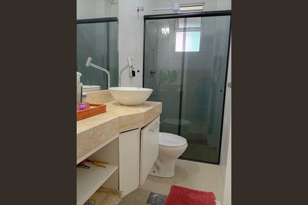 Apartamento à venda com 82m², 2 quartos e 2 vagasBanheiro