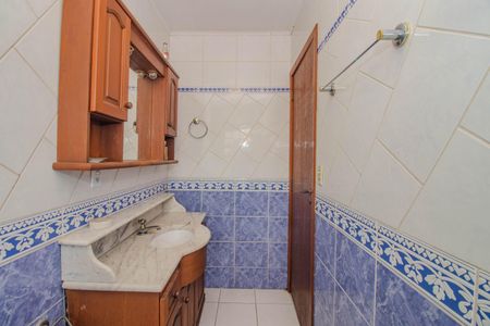 Casa à venda com 216m², 4 quartos e 5 vagas Casa à venda com 216m², 4 quartos e 5 vagasBanheiro da Suíte