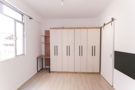 Quarto de apartamento à venda com 1 quarto, 60m² em Piedade, Rio de Janeiro