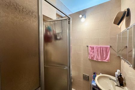 Apartamento à venda com 98m², 3 quartos e 1 vaga Apartamento à venda com 98m², 3 quartos e 1 vagaBanheiro