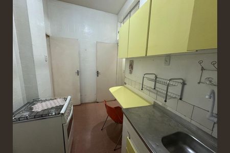Apartamento à venda com 133m², 3 quartos e sem vaga Apartamento à venda com 133m², 3 quartos e sem vagaCozinha