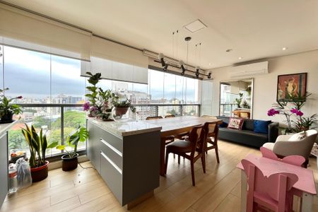 Apartamento à venda com 95m², 2 quartos e 2 vagas Apartamento à venda com 95m², 2 quartos e 2 vagasVaranda