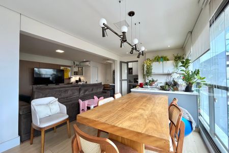 Apartamento à venda com 95m², 2 quartos e 2 vagas Apartamento à venda com 95m², 2 quartos e 2 vagasVaranda