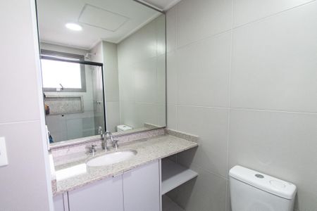 Banheiro de kitnet/studio para alugar com 1 quarto, 22m² em Paraíso, São Paulo