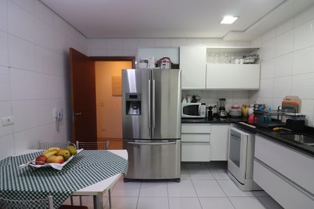 Apartamento à venda com 200m², 3 quartos e 2 vagasCozinha