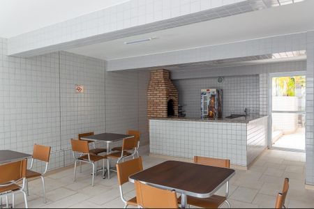 Apartamento à venda com 200m², 3 quartos e 2 vagas Apartamento à venda com 200m², 3 quartos e 2 vagasÁrea comum - Salão de festas