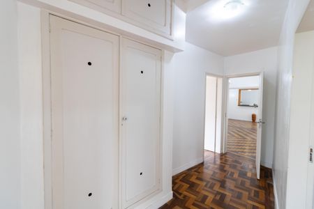 Apartamento à venda com 122m², 3 quartos e sem vaga Apartamento à venda com 122m², 3 quartos e sem vagaCorredor