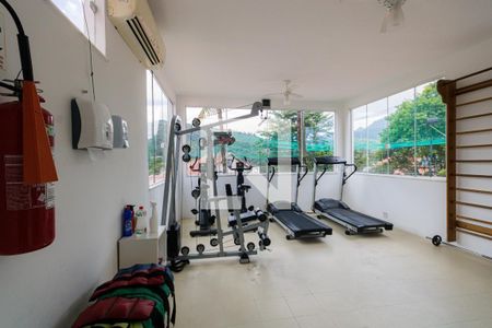 Casa de condomínio à venda com 132m², 5 quartos e 3 vagasÁrea comum - Academia