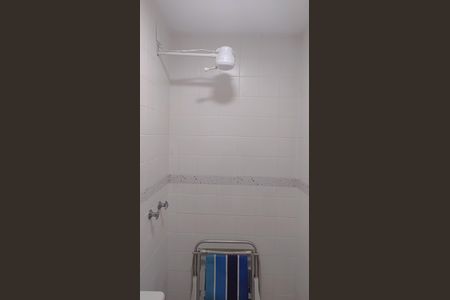 Casa de condomínio à venda com 132m², 5 quartos e 3 vagasBanheiro de Serviço