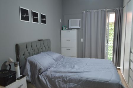 Casa de condomínio à venda com 132m², 5 quartos e 3 vagasSuíte