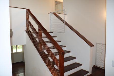 Casa de Condomínio para alugar com 4 quartos, 290m² em Granja Viana Ii, Cotia