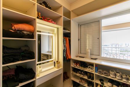 Apartamento à venda com 93m², 2 quartos e 2 vagas Apartamento à venda com 93m², 2 quartos e 2 vagasCloset
