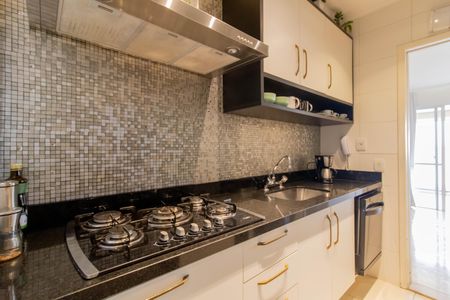 Apartamento à venda com 93m², 2 quartos e 2 vagas Apartamento à venda com 93m², 2 quartos e 2 vagasCozinha