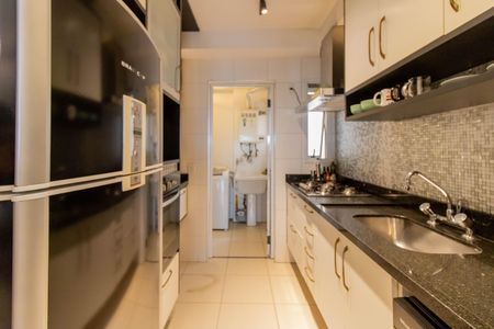 Apartamento à venda com 93m², 2 quartos e 2 vagas Apartamento à venda com 93m², 2 quartos e 2 vagasCozinha