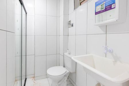 Banheiro Social de kitnet/studio para alugar com 1 quarto, 24m² em Vila Buarque, São Paulo
