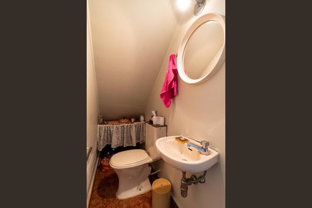 Casa à venda com 170m², 2 quartos e 2 vagas Casa à venda com 170m², 2 quartos e 2 vagasLavabo