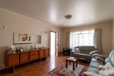 Casa à venda com 170m², 2 quartos e 2 vagas Casa à venda com 170m², 2 quartos e 2 vagasSala