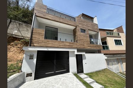 Casa à venda com 140m², 3 quartos e 1 vagaFachada