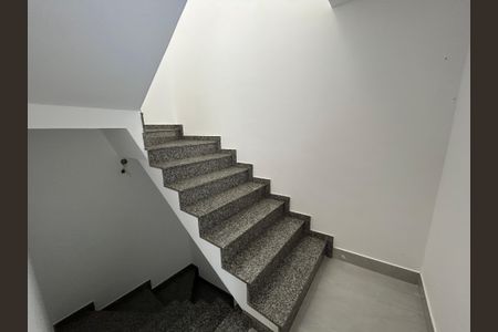 Casa à venda com 140m², 3 quartos e 1 vagaEscada