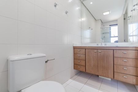 Apartamento à venda com 84m², 2 quartos e 2 vagasBanheiro da Suíte