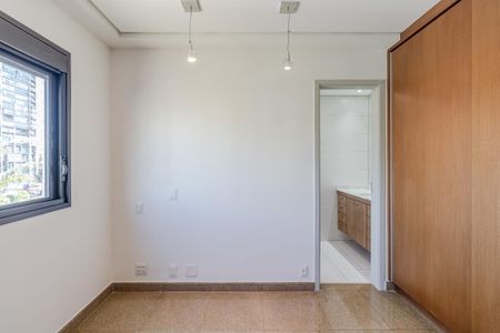 Apartamento à venda com 84m², 2 quartos e 2 vagasSuíte
