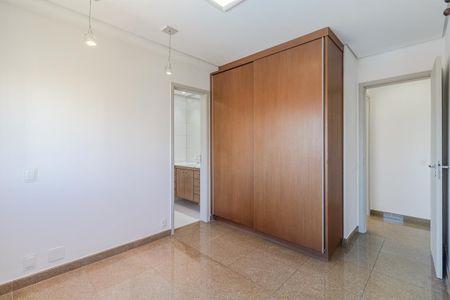 Apartamento à venda com 84m², 2 quartos e 2 vagasSuíte
