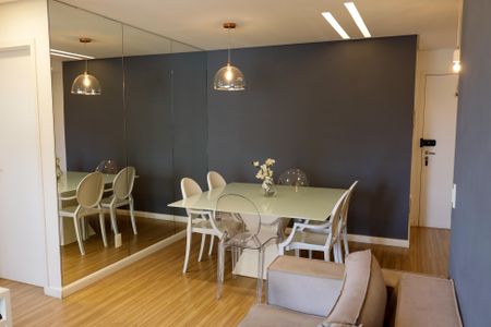 Sala de apartamento à venda com 2 quartos, 61m² em Continental, Osasco