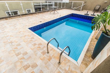 Casa de condomínio à venda com 224m², 3 quartos e 4 vagas Casa de condomínio à venda com 224m², 3 quartos e 4 vagasPiscina