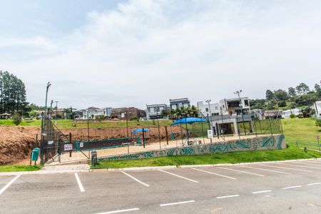 Casa de condomínio à venda com 224m², 3 quartos e 4 vagas Casa de condomínio à venda com 224m², 3 quartos e 4 vagasQuadra Esportiva
