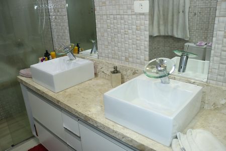 Casa para alugar com 240m², 3 quartos e 2 vagasBanheiro da Suíte 1