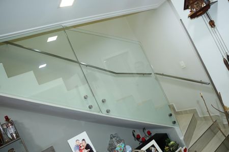 Escada de casa para alugar com 3 quartos, 240m² em Chácara Recanto, Cotia