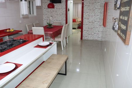 Casa para alugar com 240m², 3 quartos e 2 vagasCozinha