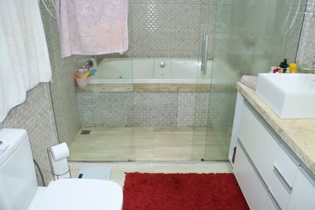 Casa para alugar com 240m², 3 quartos e 2 vagasBanheiro da Suíte 1