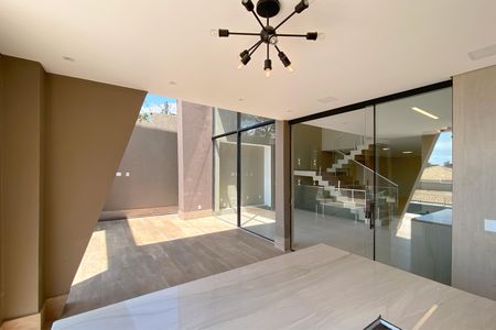 Casa à venda com 420m², 5 quartos e 7 vagas Casa à venda com 420m², 5 quartos e 7 vagasEspaço Gourmert