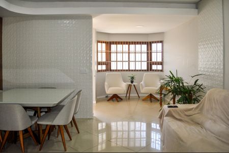 Sala de casa à venda com 3 quartos, 146m² em Hípica, Porto Alegre