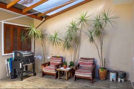 Casa à venda com 146m², 3 quartos e 2 vagas Casa à venda com 146m², 3 quartos e 2 vagasQuintal