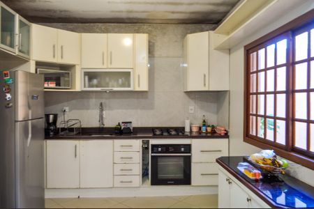 Casa à venda com 146m², 3 quartos e 2 vagas Casa à venda com 146m², 3 quartos e 2 vagasCozinha