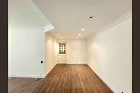 Sala de apartamento para alugar com 3 quartos, 130m² em Moema, São Paulo