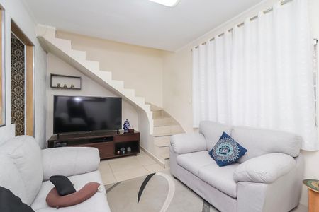 Casa à venda com 82m², 2 quartos e 2 vagasSala