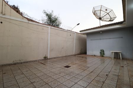 Casa para alugar com 500m², 4 quartos e 4 vagasQuintal