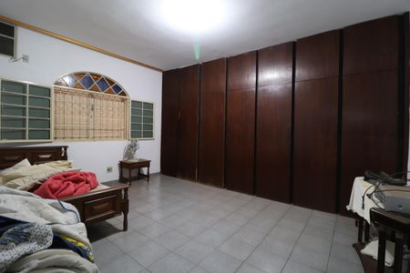 Casa para alugar com 500m², 4 quartos e 4 vagasQuarto 3 - Suíte