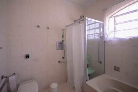 Casa à venda com 289m², 3 quartos e 6 vagasBanheiro da Suite