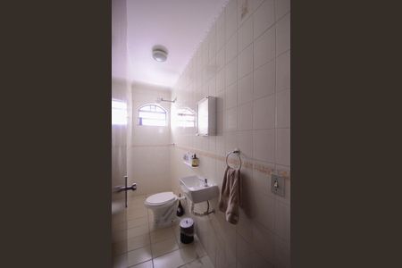 Casa à venda com 289m², 3 quartos e 6 vagasBanheiro de Serviço