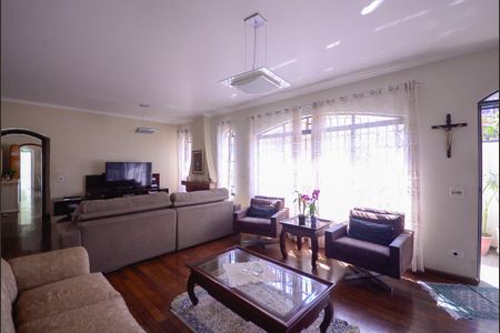 Casa à venda com 289m², 3 quartos e 6 vagasSala