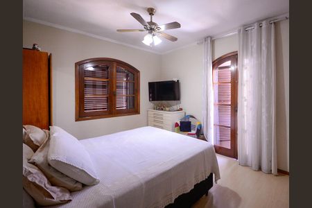 Casa à venda com 289m², 3 quartos e 6 vagasQuarto 2