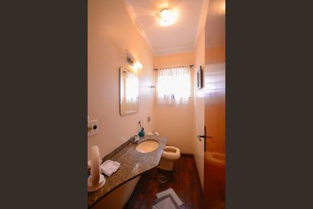 Casa à venda com 289m², 3 quartos e 6 vagasLavabo