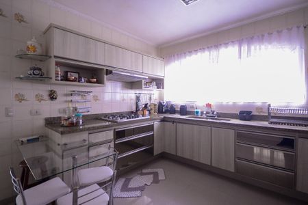 Casa à venda com 289m², 3 quartos e 6 vagasCozinha